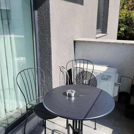 Den Pacii Apartment *