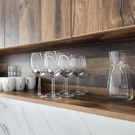 Den Pacii Бухарест